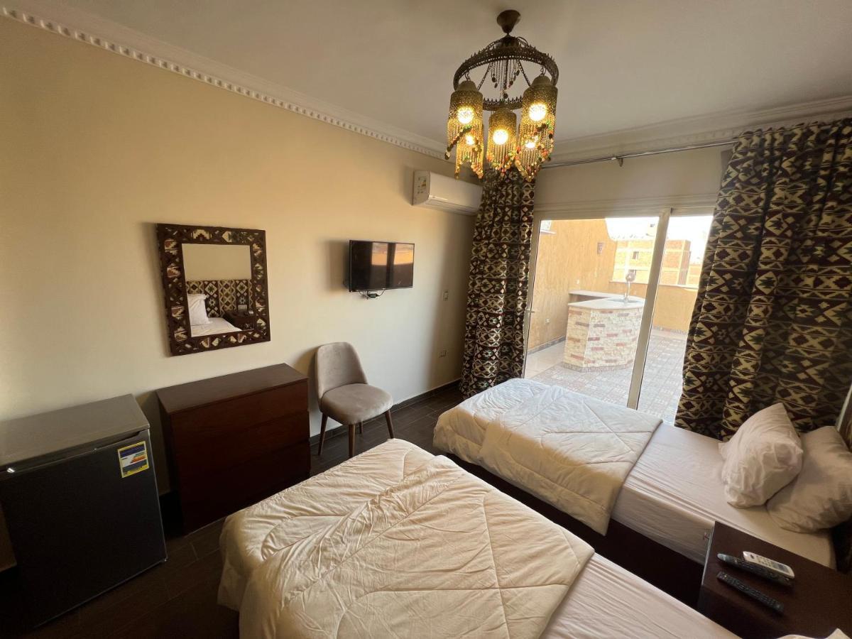 Bedouin Pyramids View Hotel Kafrat al Jabal Ngoại thất bức ảnh